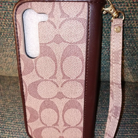Coach Phone Case / Wristlet Fits a Samsung Galaxy. New - Picture 2 of 5